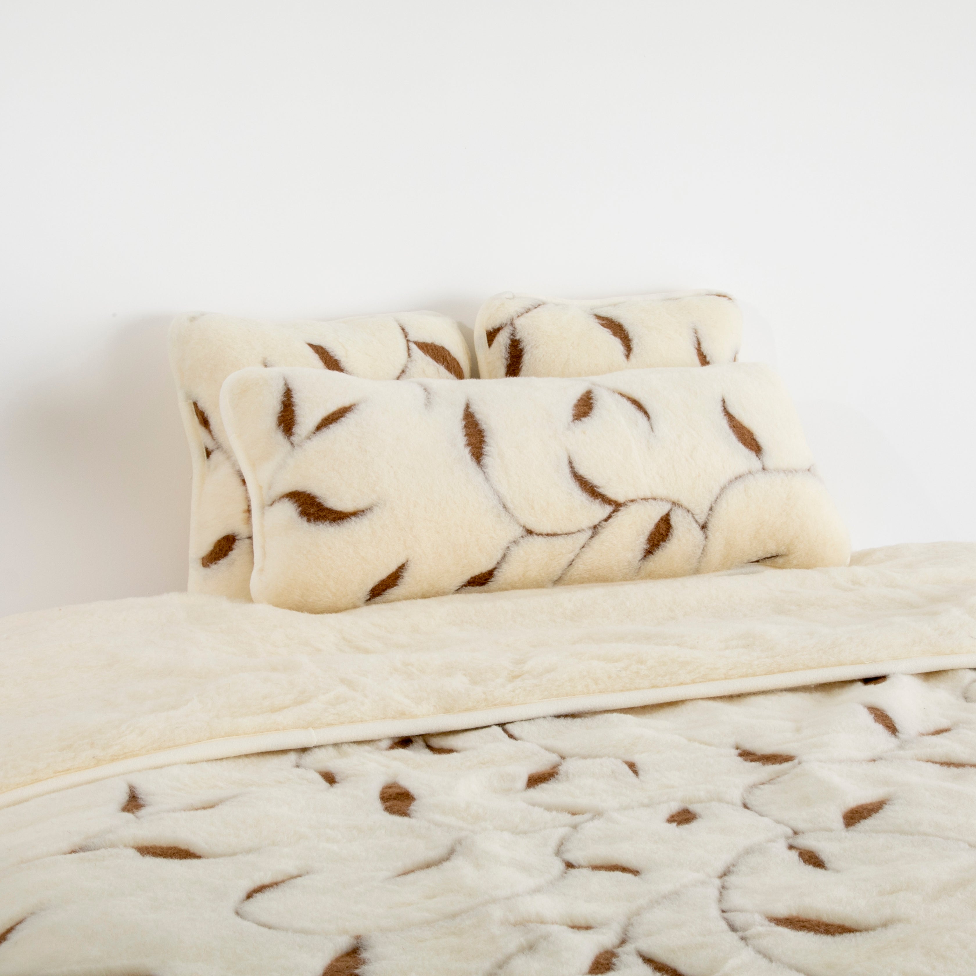 Merino Wool Quilt - Leaf Pattern